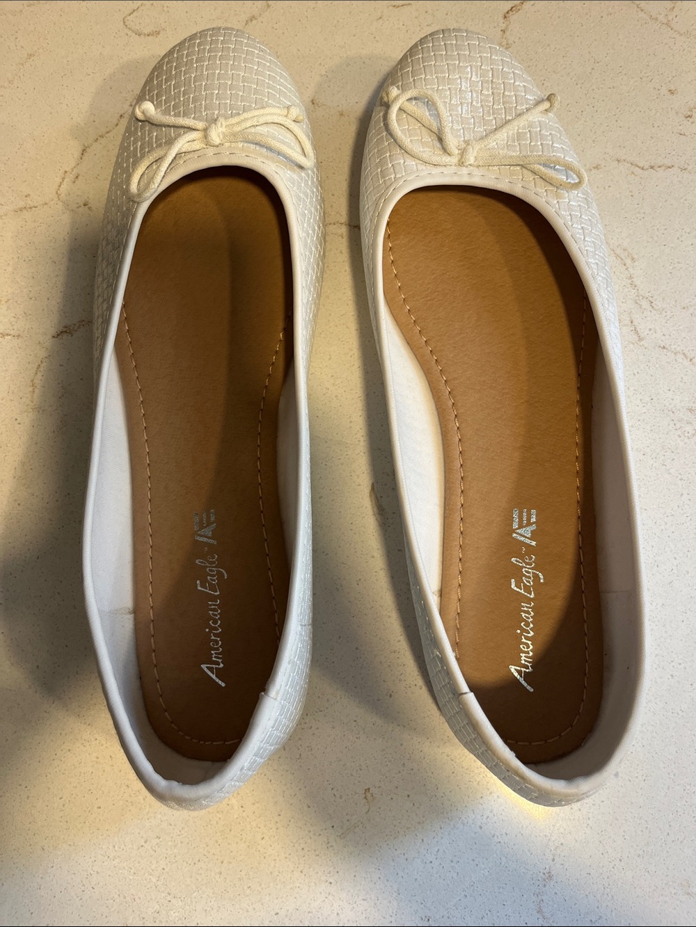 American Eagle Outfitters White Textured Ballet Flats with Bow